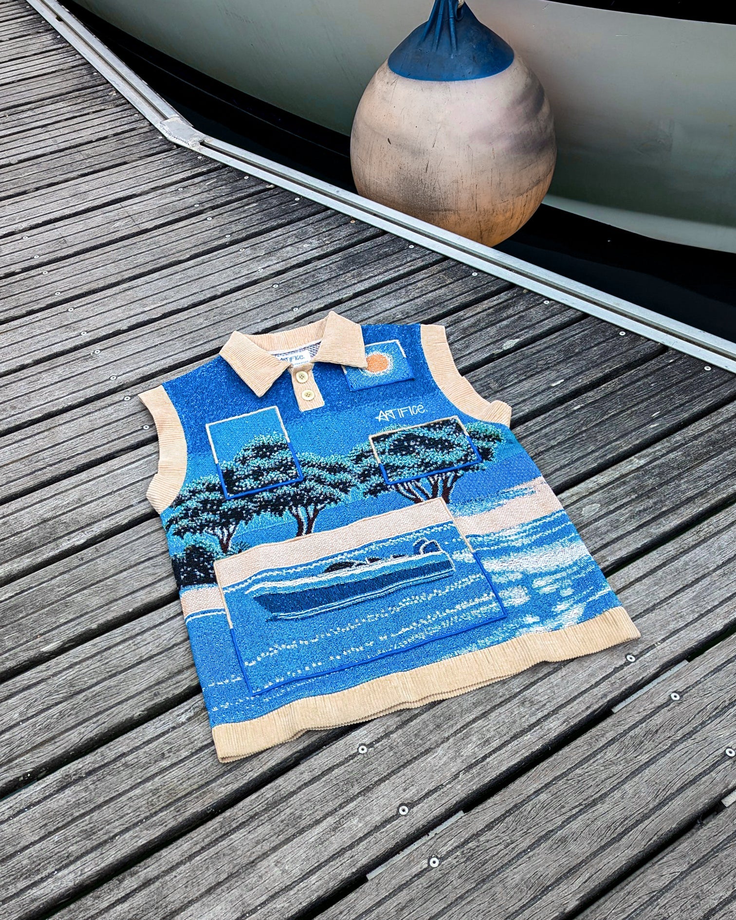 Tapestry sleeveless T-shirt